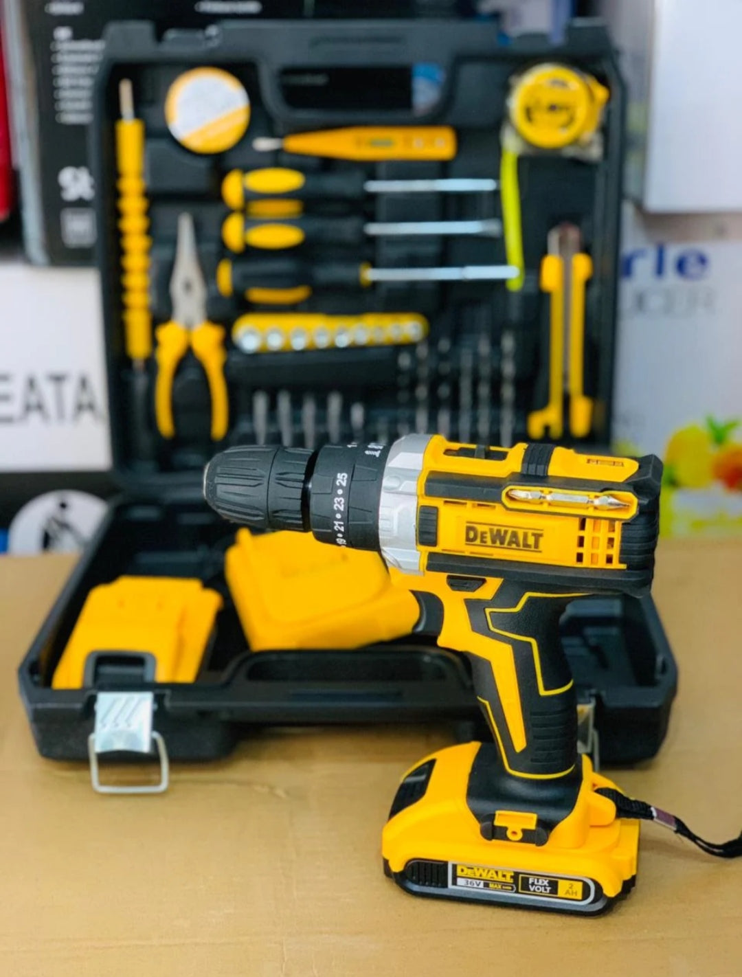 Lot imported DeWalt 36v drill machine with toolkit set