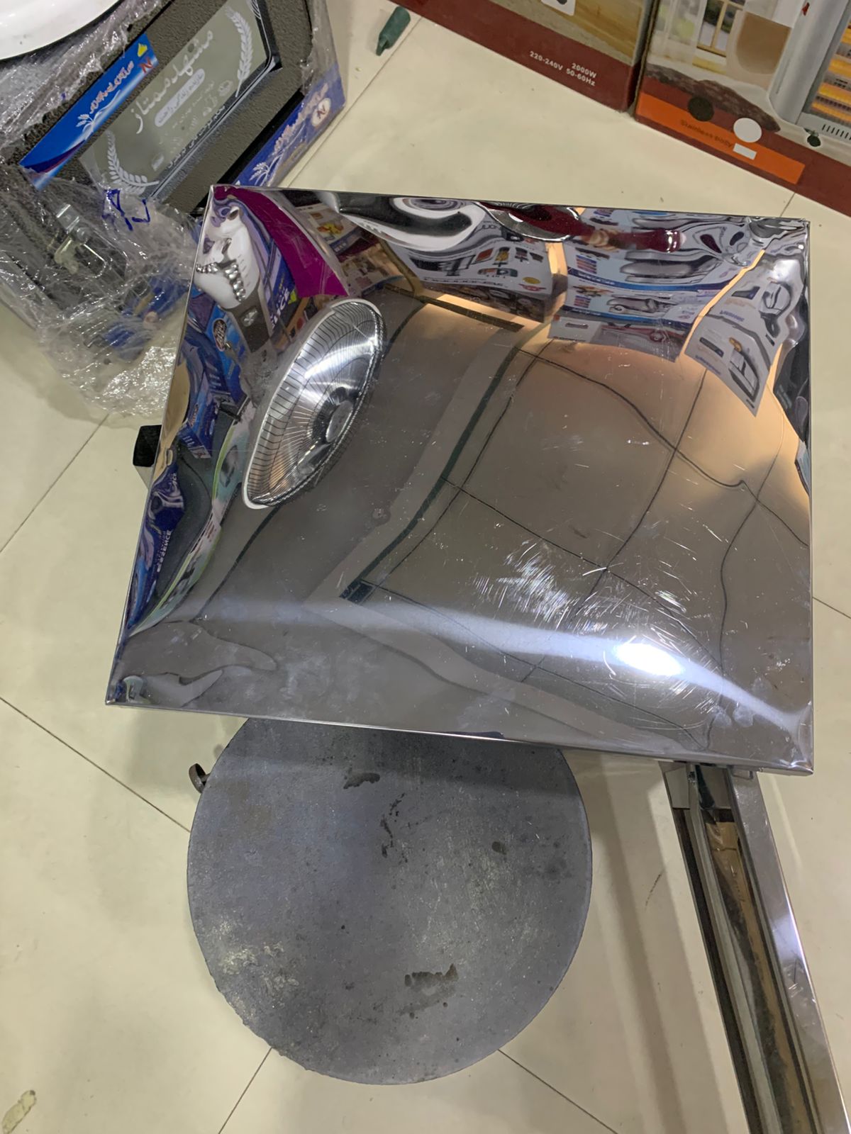 Irani Gas Tandoor with Tawa (Tawa Tandoor Local Oven) is a highly efficient, modern kitchen appliance.