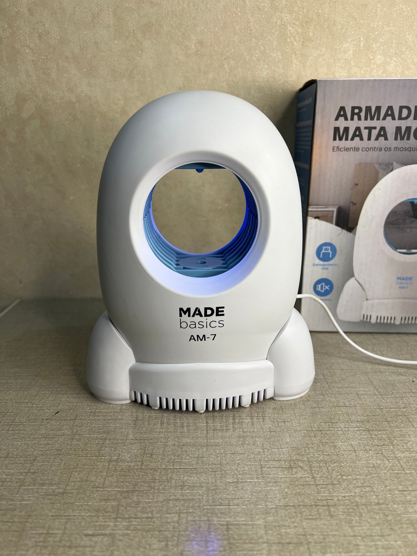 "MADE Basics AM-7 360-Degree Rocket-Shaped Photocatalyst Mosquito Lamp: Silent Repellent with Attractant"