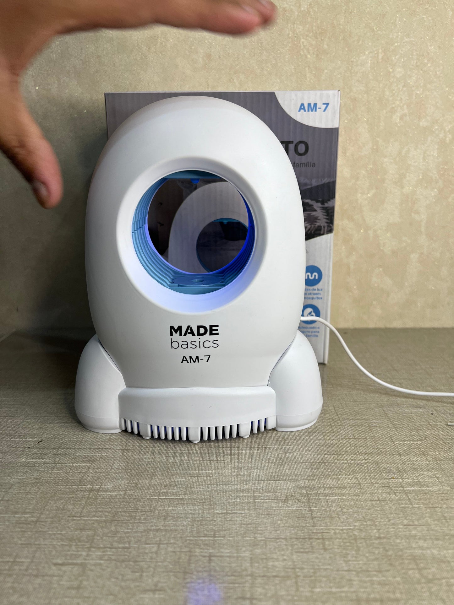 "MADE Basics AM-7 360-Degree Rocket-Shaped Photocatalyst Mosquito Lamp: Silent Repellent with Attractant"